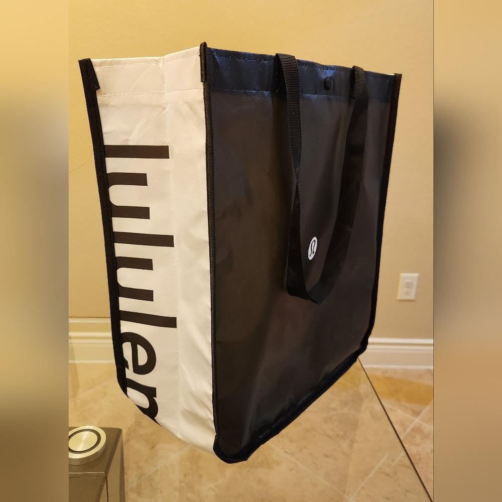 Lulu lemon reusable tote